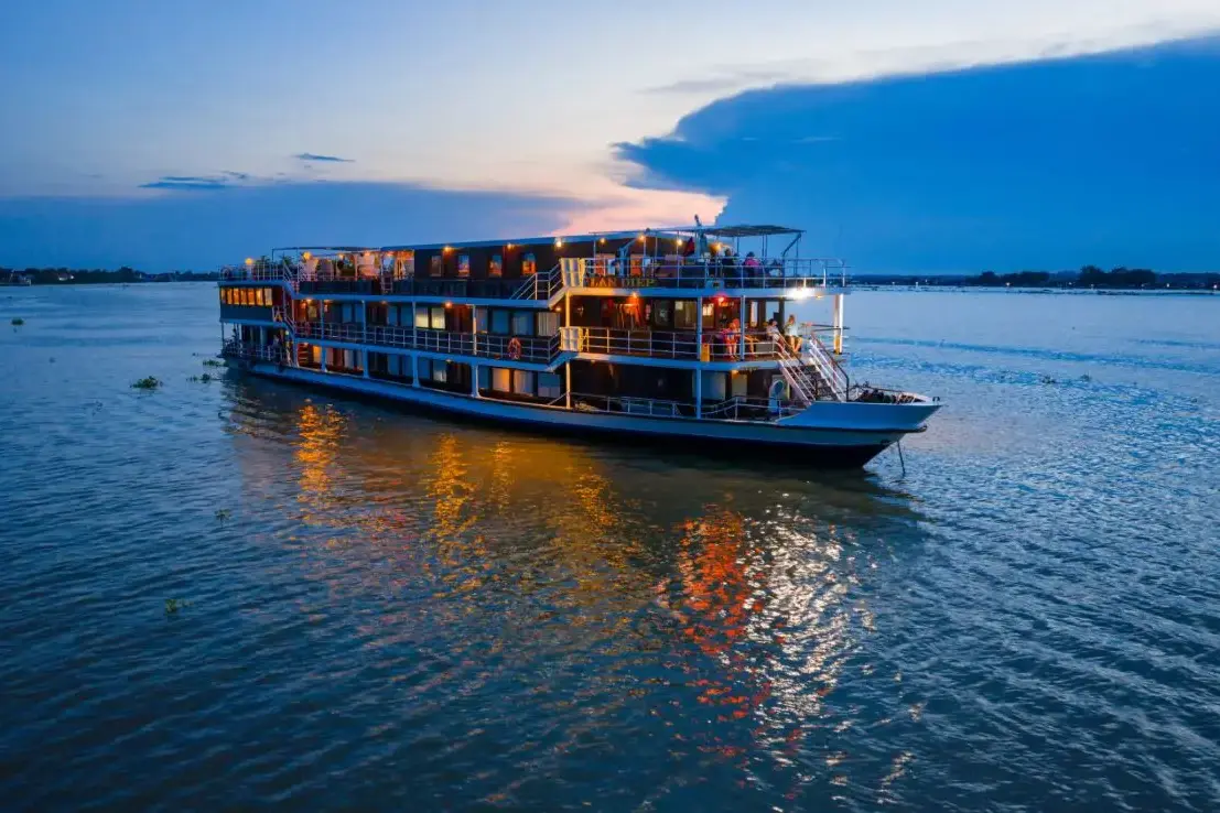 RV Lan Diep 7 ship.webp