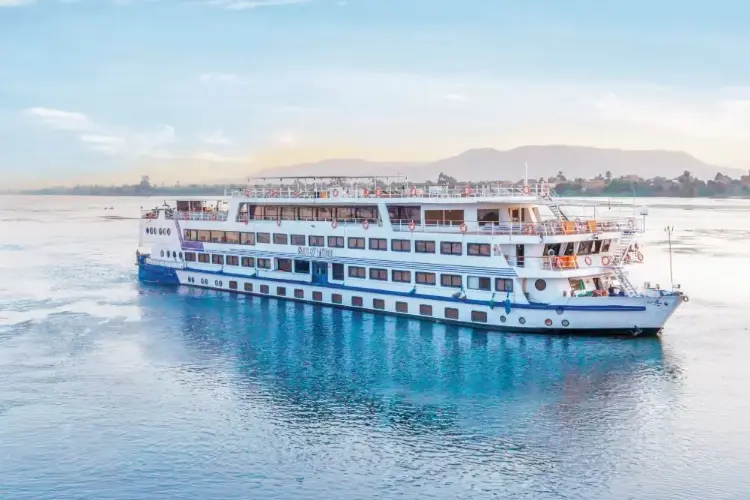 CroisiEurope RV Star of Luxor ship 1.1.webp