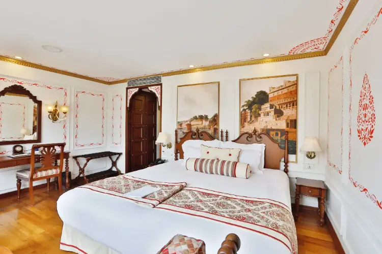 RV Ganges Voyager Colonial Suite ©CroisiEurope 0.webp