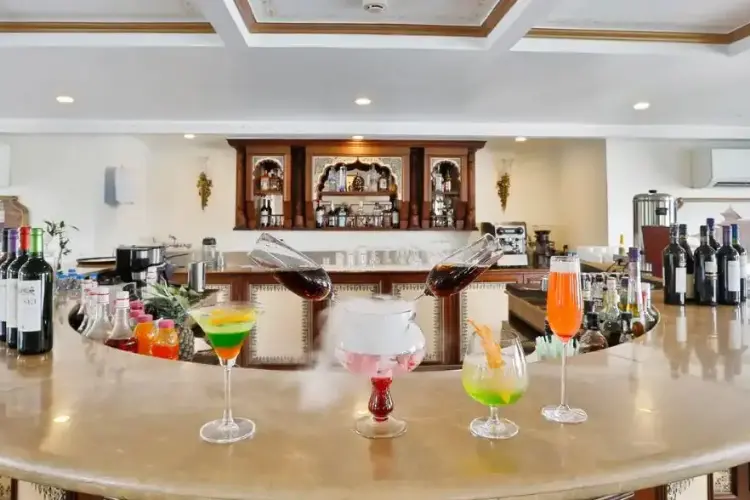 RV Ganges Voyager Lounge Bar 1.webp