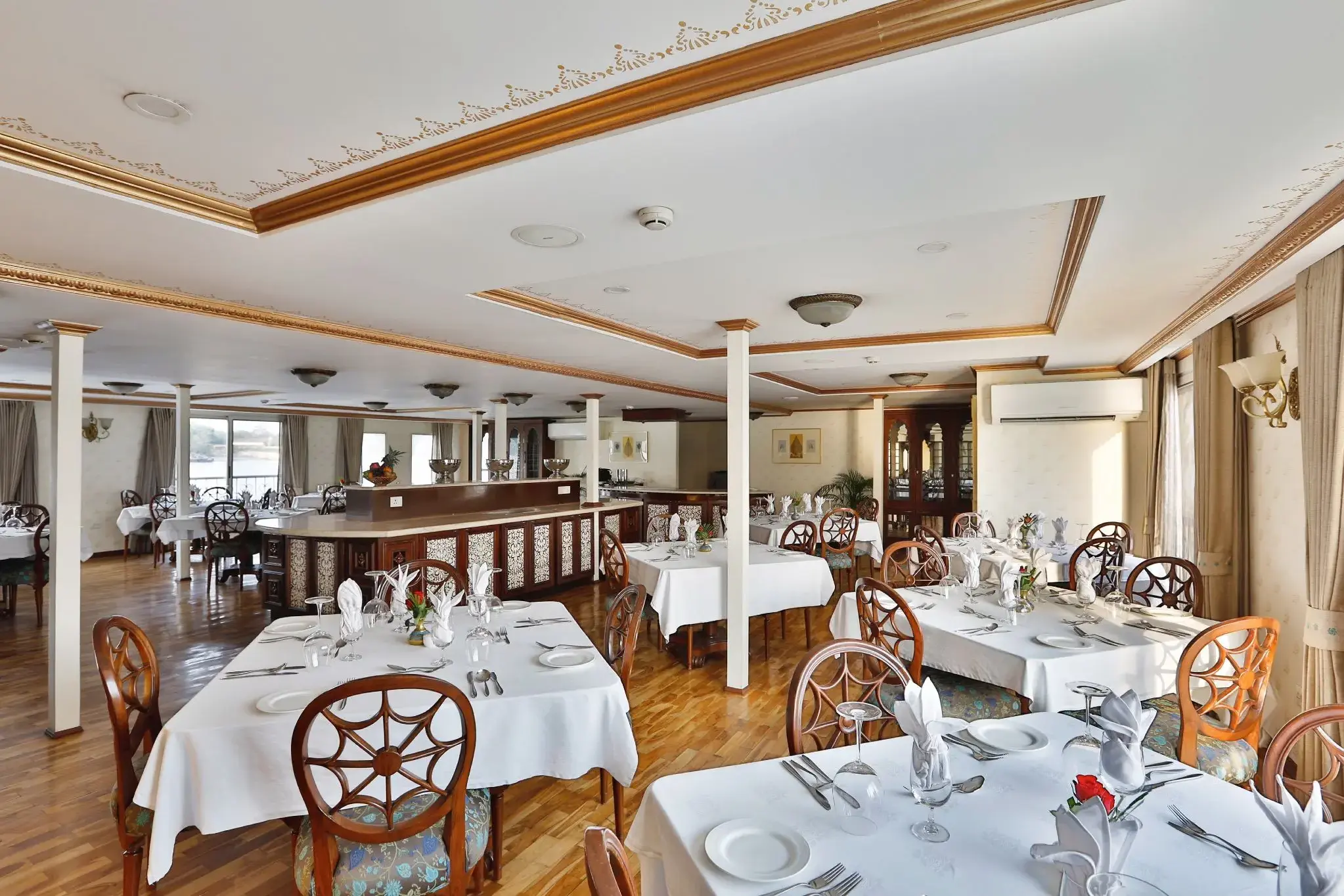 RV Ganges Voyager Restaurant ©CroisiEurope 11.webp