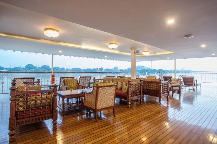 RV Ganges Voyager Terrace ©CroisiEurope 12.webp