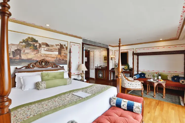 RV Ganges Voyager Viceroy Suite ©CroisiEurope 3.webp