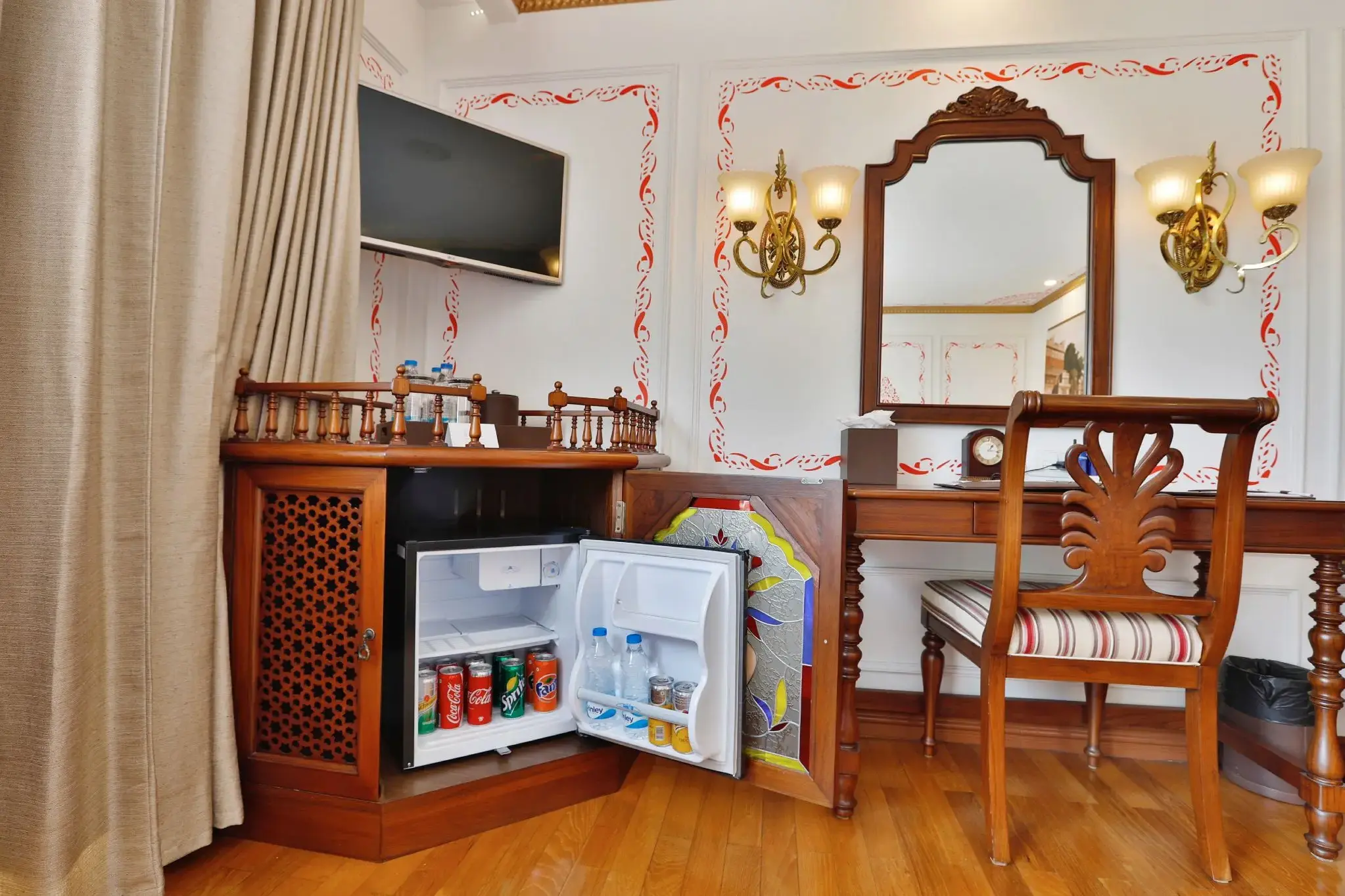 RV Ganges Voyager Colonial Suite ©CroisiEurope 2.webp