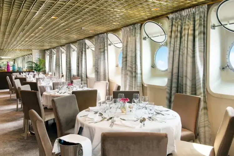 MV La Belle de l'Adriatique restaurant 1.webp