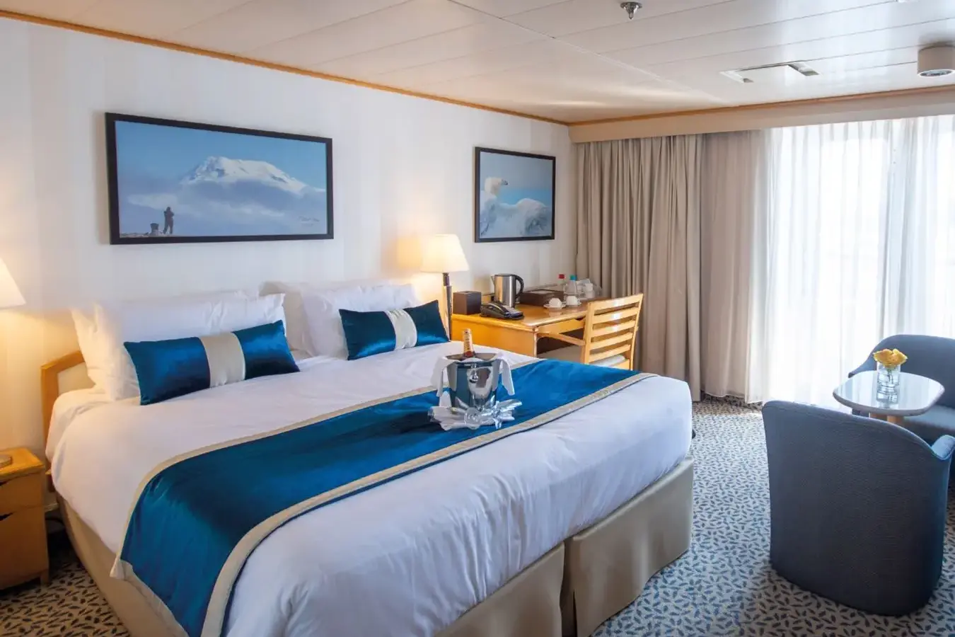 la-belle-des-oceans-suite-riviera-panorama01-pont6-corse-CroisiEurope-390261©Alexandre Sattler-1.webp