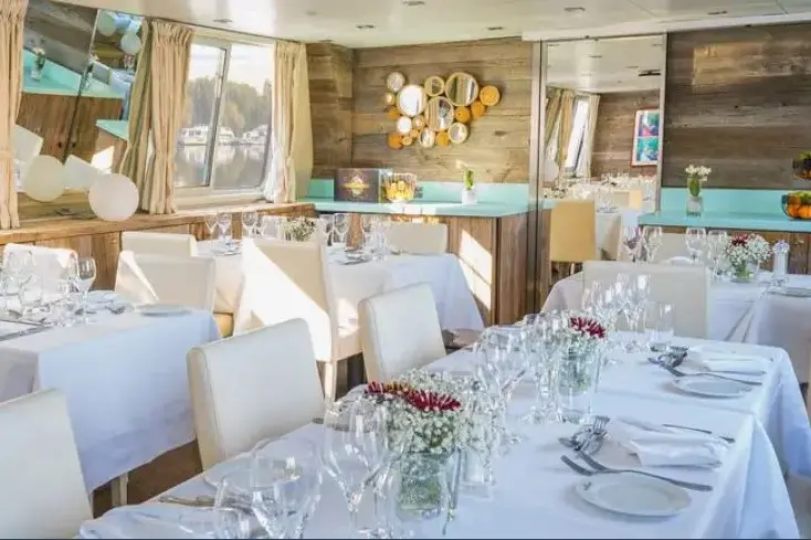 MS JEANINE restaurant 6.webp