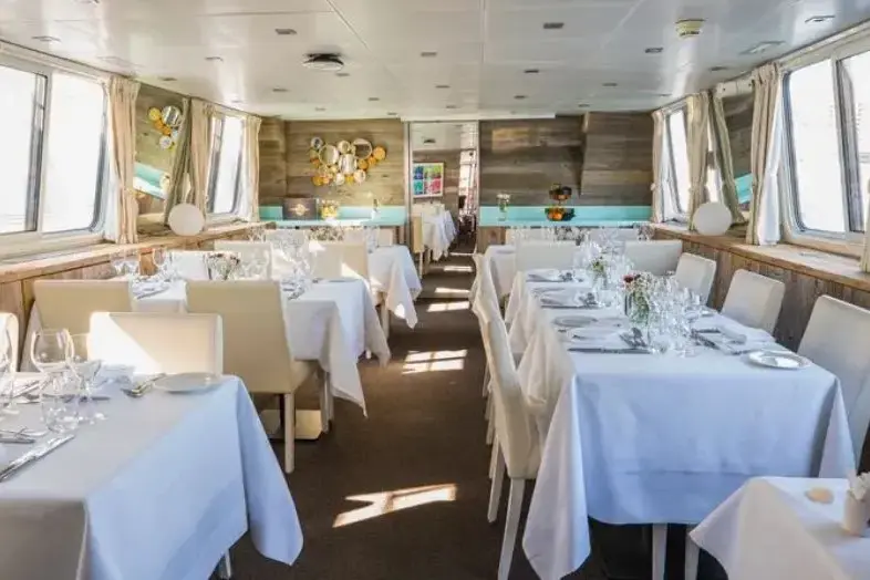 MS JEANINE restaurant 7.webp