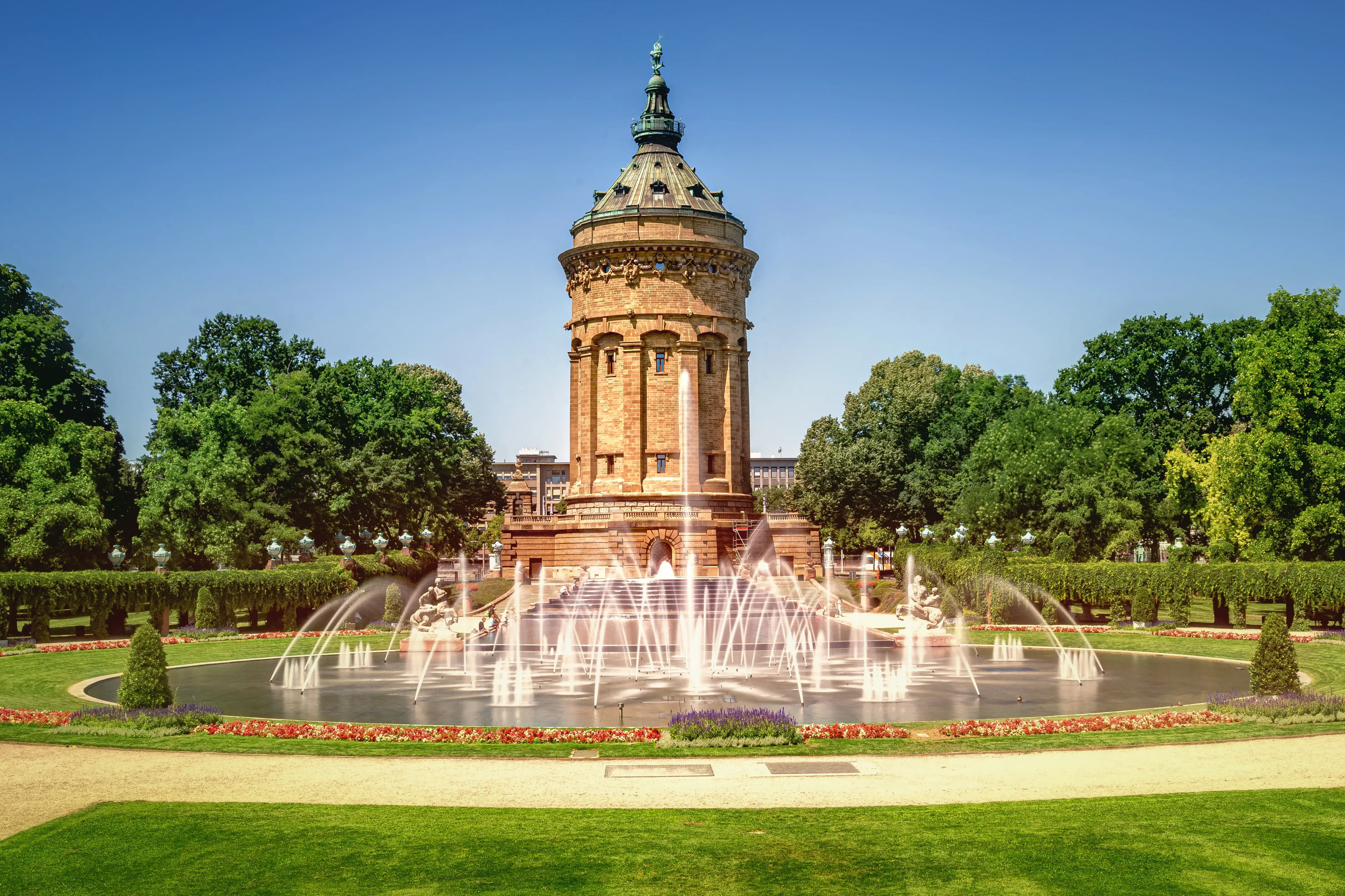 mannheim-wasserturm-adobestock-280067788.webp