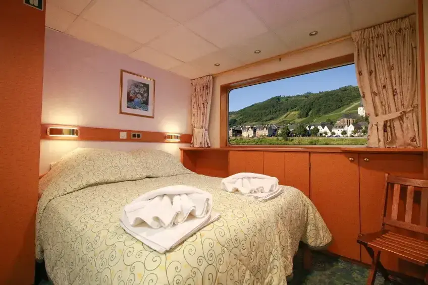cabine-grand-lit-pont-principal-ms-beethoven-danube-rhin-croisieurope